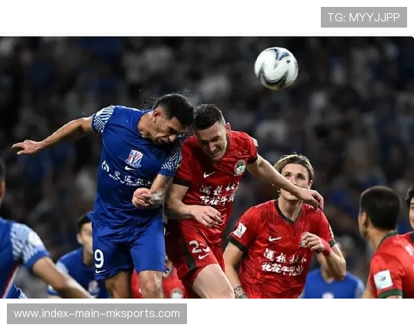 河南队周大地中场接球转身,斜塞直接送到身后 河南队周大地中场接球转身,斜塞直接送到身后